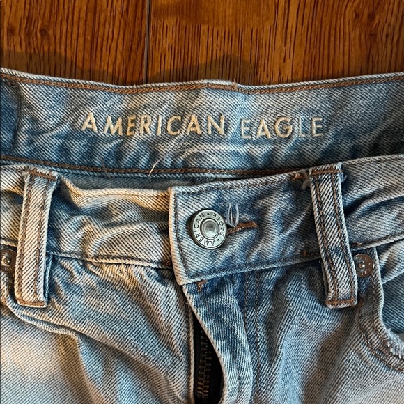 American Eagle Relaxed Mom Jeans - Picture 4 of 6